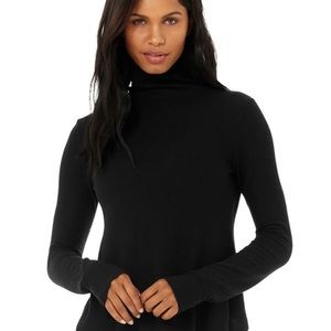 Alo Embrace Long Sleeve NWT